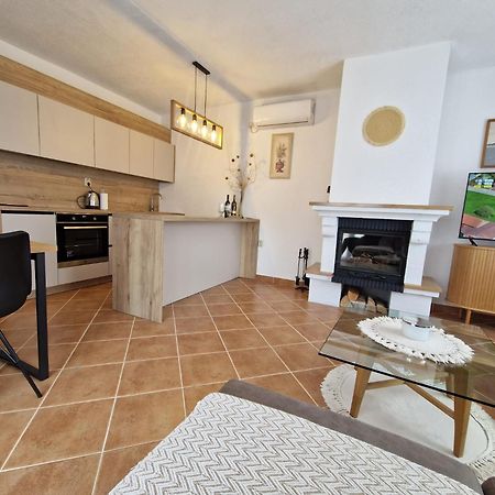 Village Apartment Zagvozd Dış mekan fotoğraf